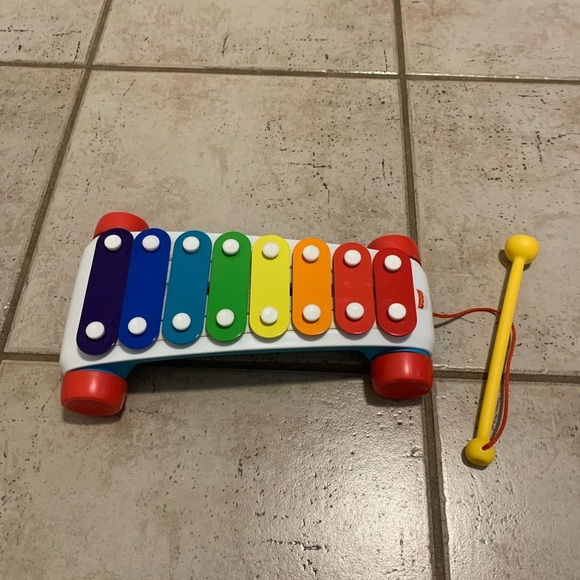 💜 Fisher-Price Classic Xylophone Toy - Pull-Along Fun for Toddlers - Picture 3 of 8